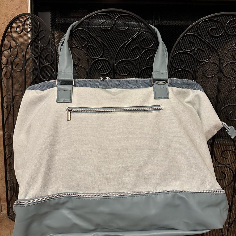 Stylish Light Blue Weekender Bag